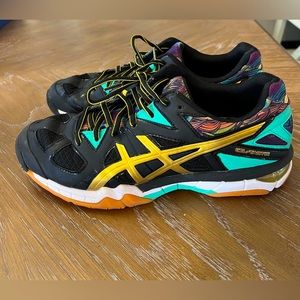Asics Gel-Tactic Women’s Volleyball Athletic Shoes. Size 8.5. Newer Condition.